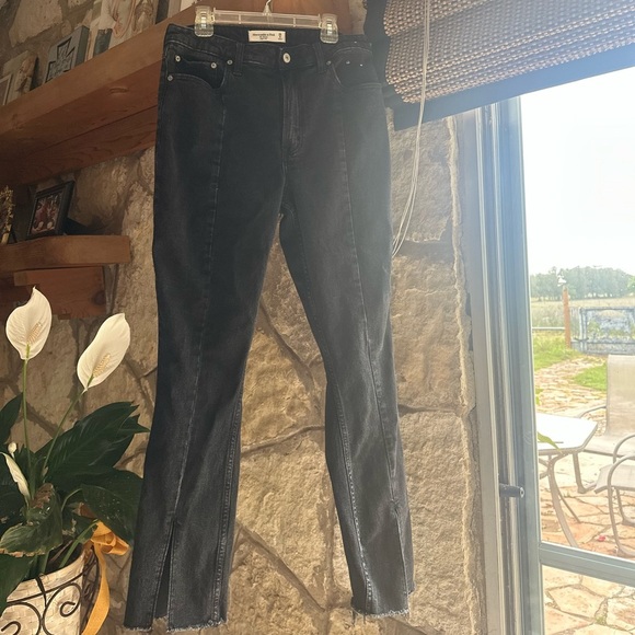 Abercrombie Curve Love split hem jeans size 28 / 6 - Picture 4 of 6